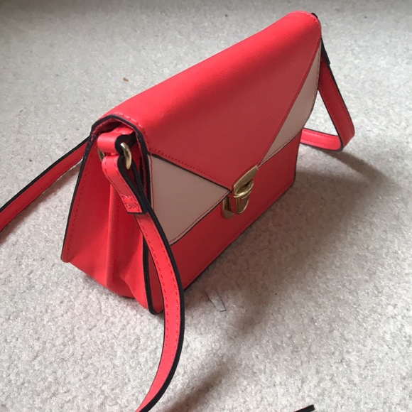 COPY - Bag - Picture 2 of 3